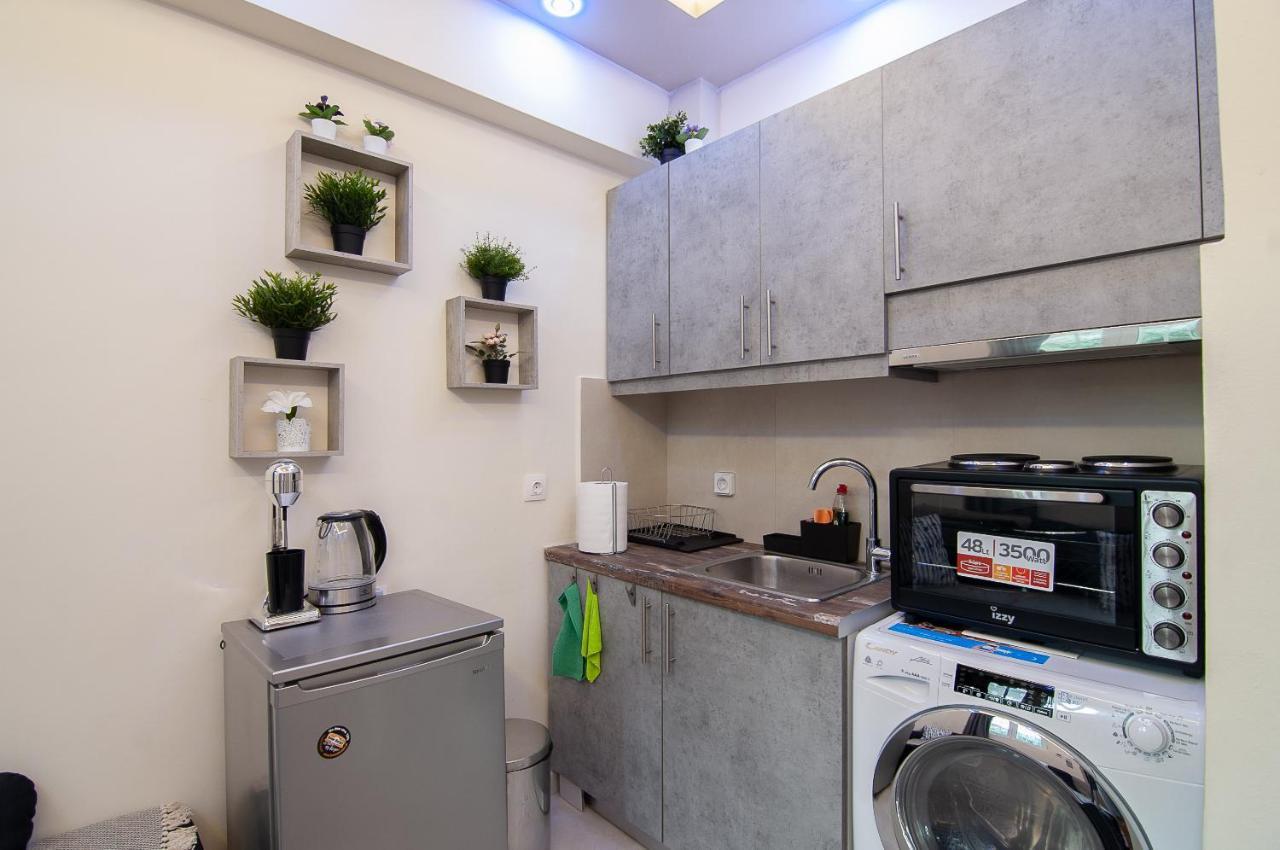 Modern Studio For 4 In Glyfada Appartamento Atene Esterno foto