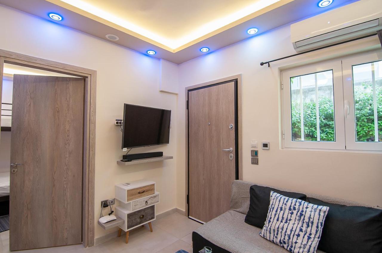Modern Studio For 4 In Glyfada Appartamento Atene Esterno foto