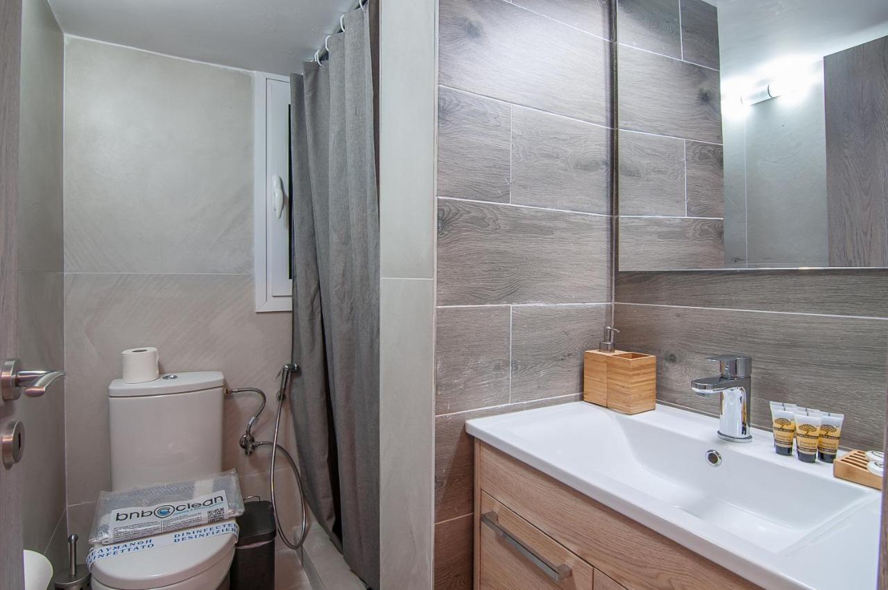 Modern Studio For 4 In Glyfada Appartamento Atene Esterno foto